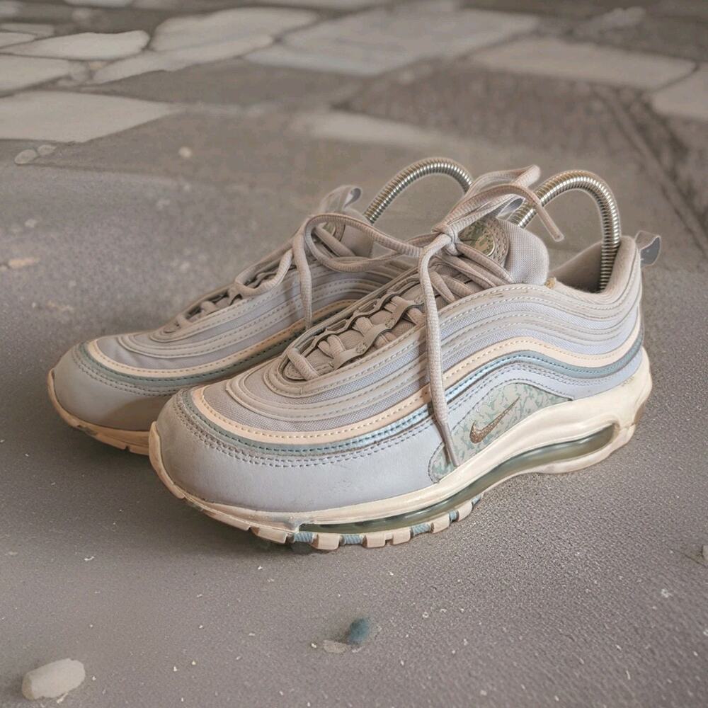 Nike Air Max 97 SE Camo Light Blue Grey Womens Size 8.5 Running Shoes DJ5434-400
